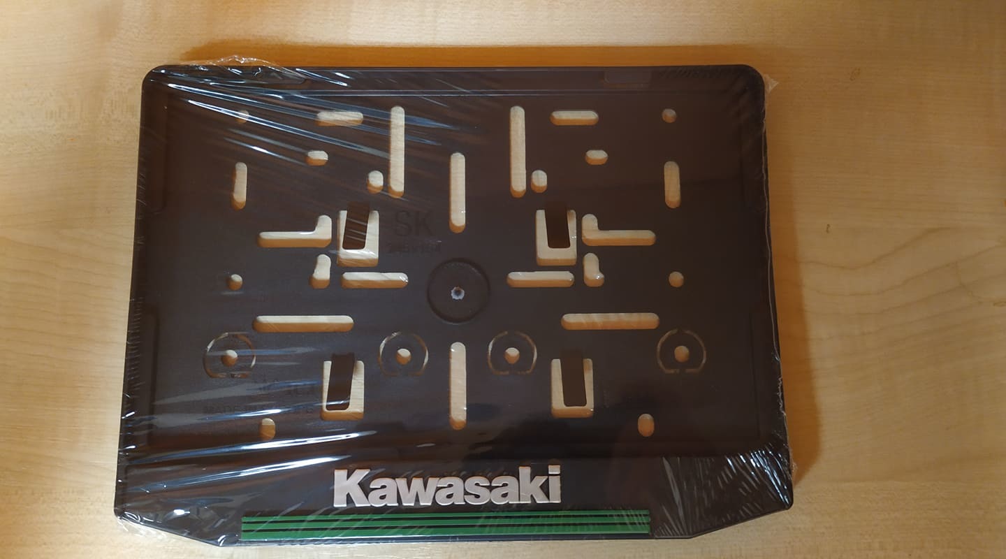 Podložka pod ŠPZ moto Kawasaki